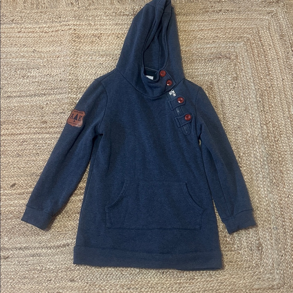 Alaska chicks hoodie medium